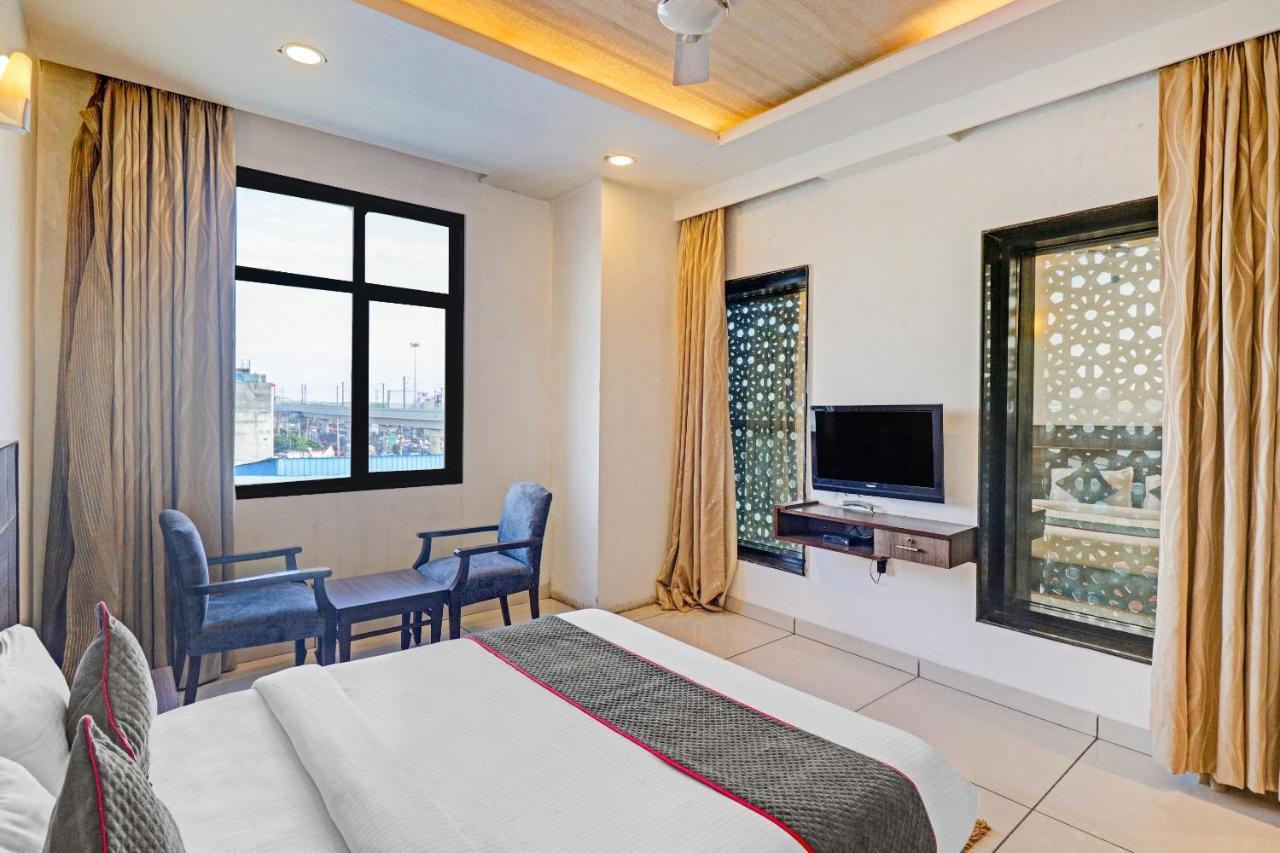 Oyo Townhouse 484 Sanskriti Hotel Delhi  Exterior photo