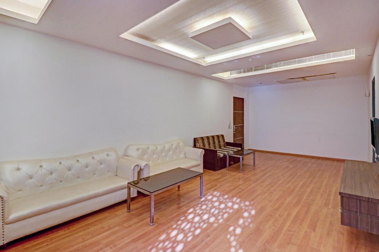 Oyo Townhouse 484 Sanskriti Hotel Delhi  Exterior photo