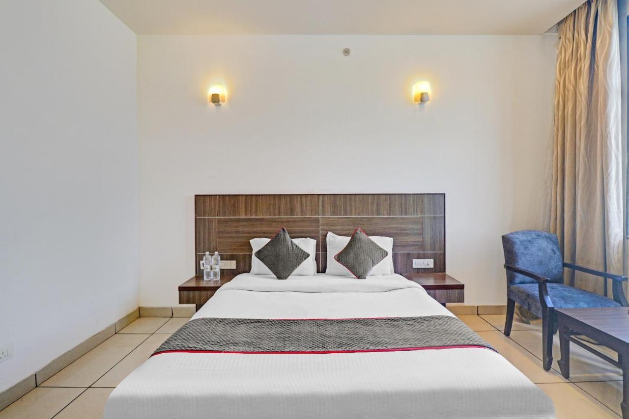 Oyo Townhouse 484 Sanskriti Hotel Delhi  Exterior photo