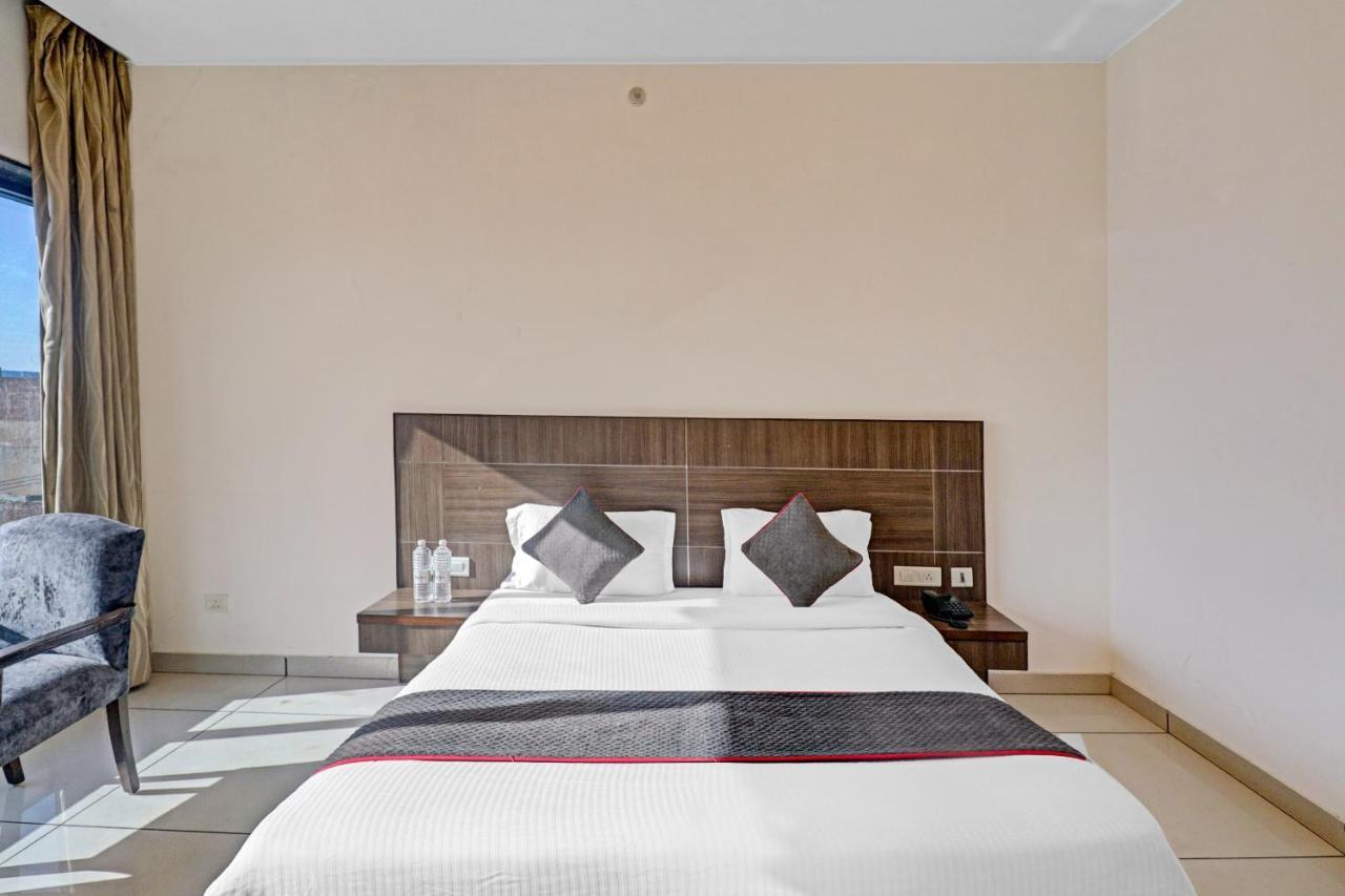 Oyo Townhouse 484 Sanskriti Hotel Delhi  Exterior photo