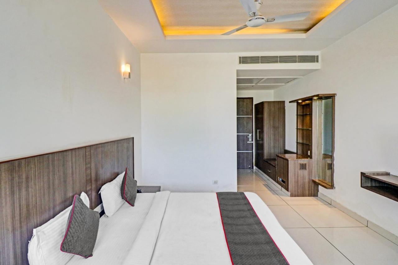 Oyo Townhouse 484 Sanskriti Hotel Delhi  Exterior photo